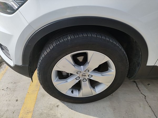 Volvo XC40 2020, 110800 км, за 12720 USD - фото 8