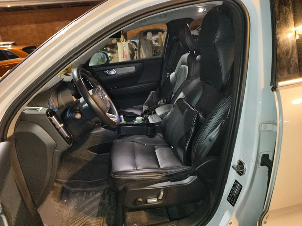 Volvo XC40 2020, 153400 км, за 12849 USD - фото 9