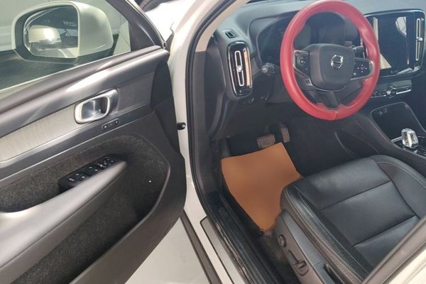 Volvo XC40 2021, 49300 км, за 16631 USD - фото 19