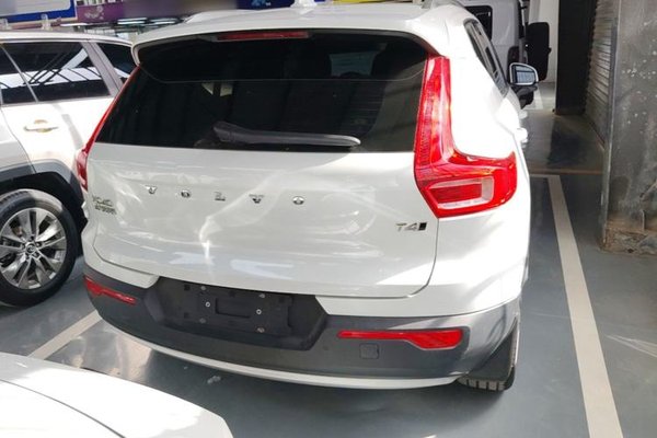 Volvo XC40 2021, 49300 км, за 16631 USD