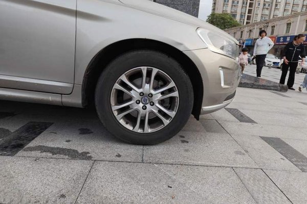 Volvo XC60 2014, 85800 км, за 7610 USD - фото 8