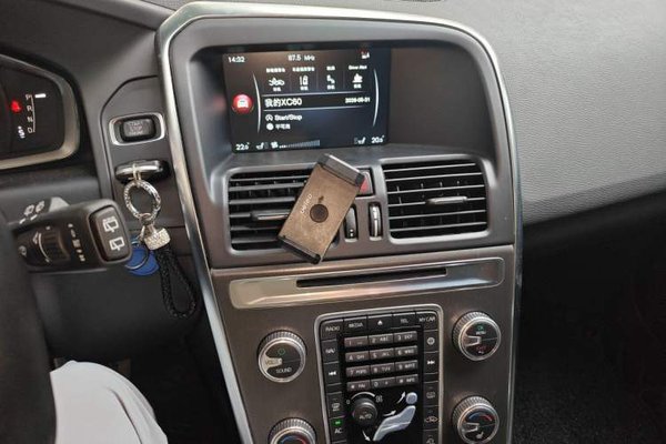 Volvo XC60 2015, 105600 км, за 8589 USD - фото 10