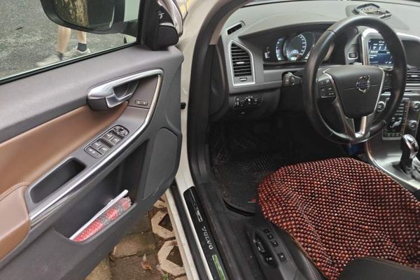 Volvo XC60 2015, 105600 км, за 8589 USD - фото 13