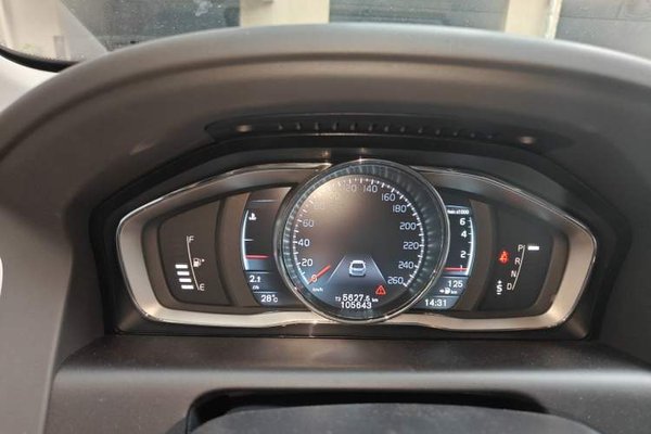 Volvo XC60 2015, 105600 км, за 8589 USD - фото 8