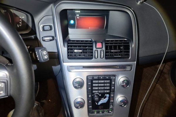 Volvo XC60 2017, 132200 км, за 10146 USD - фото 12