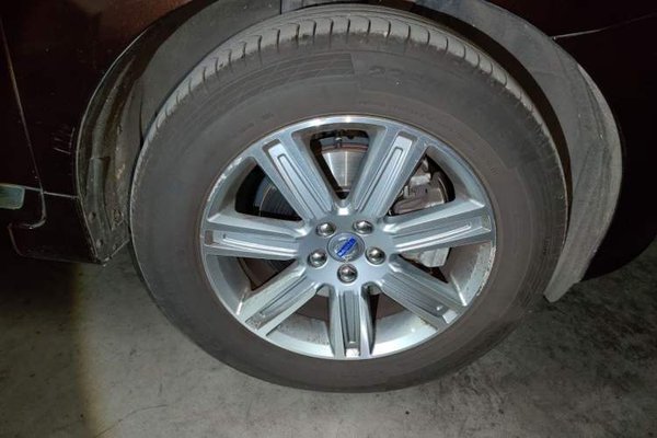 Volvo XC60 2017, 132200 км, за 10146 USD - фото 8