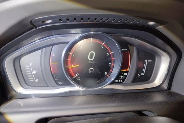 Volvo XC60 2017, 132200 км, за 10146 USD - фото 10