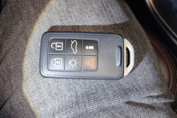 Volvo XC60 2017, 132200 км, за 10146 USD - фото 17