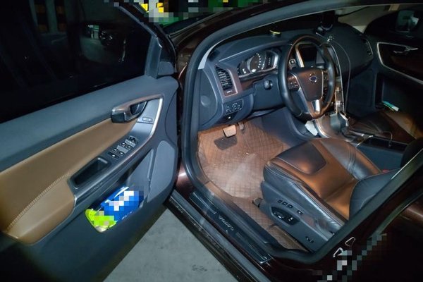 Volvo XC60 2017, 132200 км, за 10146 USD - фото 19