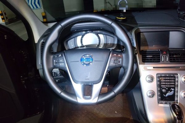 Volvo XC60 2017, 132200 км, за 10146 USD - фото 9