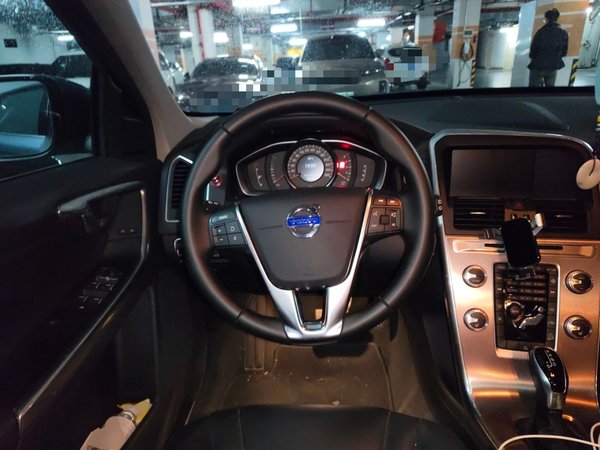 Volvo XC60 2017, 82200 км, за 10963 USD - фото 11