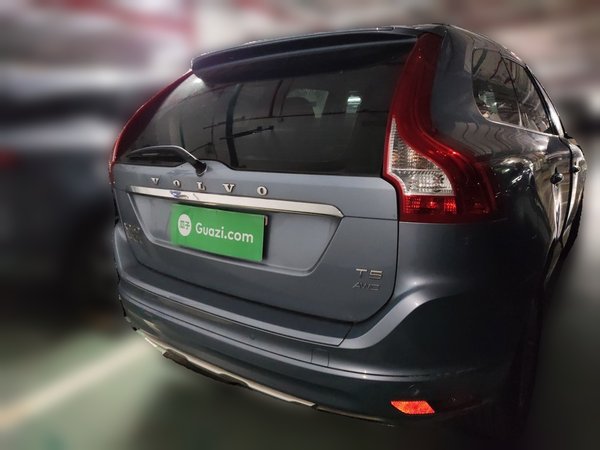 Volvo XC60 2017, 82200 км, за 10963 USD
