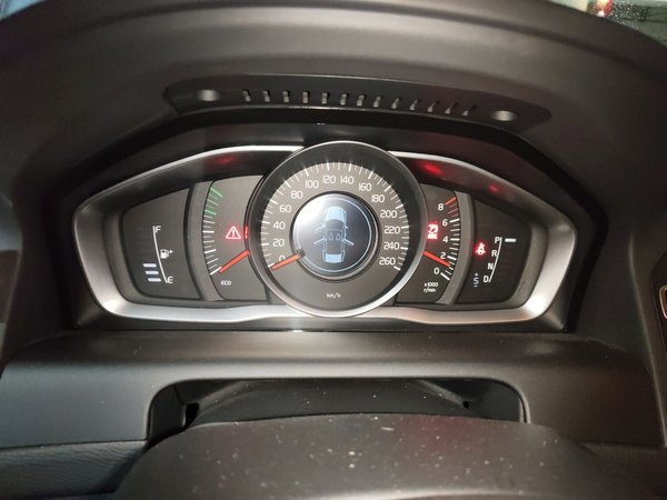 Volvo XC60 2017, 82200 км, за 10963 USD - фото 12