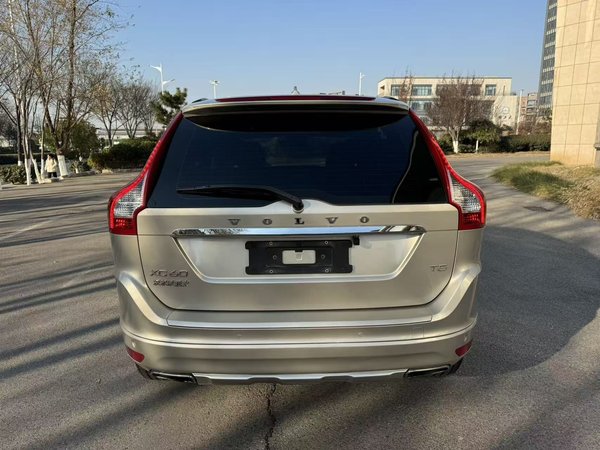 Volvo XC60 2017, 160300 км, за 10998 USD