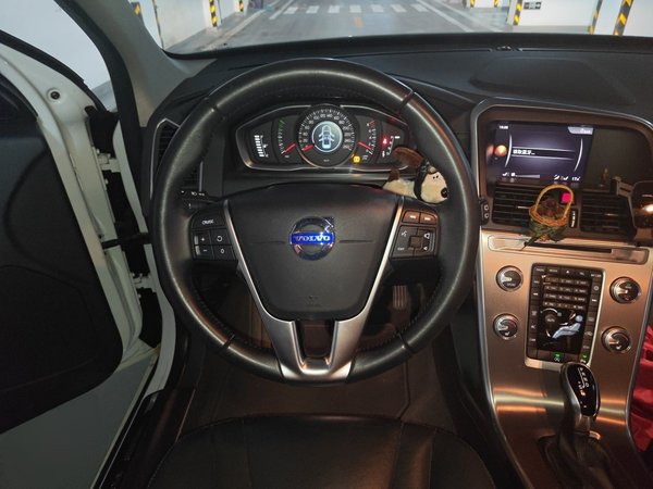 Volvo XC60 2017, 102600 км, за 9685 USD - фото 11