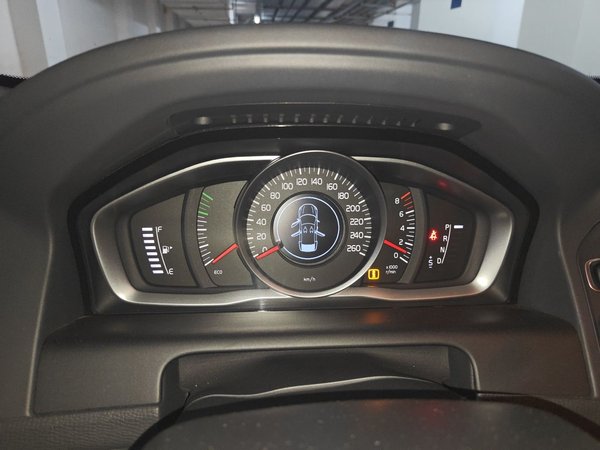 Volvo XC60 2017, 102600 км, за 9685 USD - фото 12
