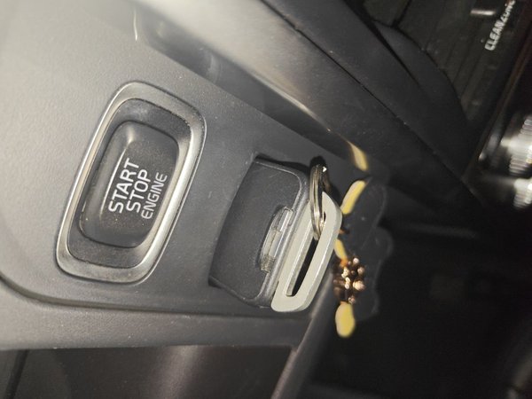 Volvo XC60 2017, 102600 км, за 9685 USD - фото 9