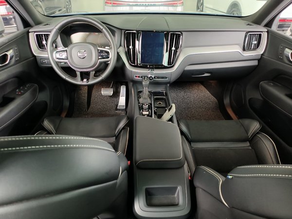 Volvo XC60 2019, 132400 км, за 17709 USD - фото 13