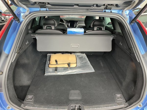Volvo XC60 2019, 132400 км, за 17709 USD - фото 22