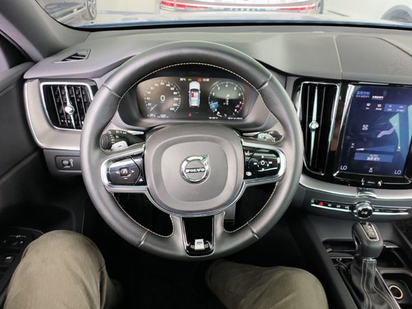Volvo XC60 2019, 132400 км, за 17709 USD - фото 14