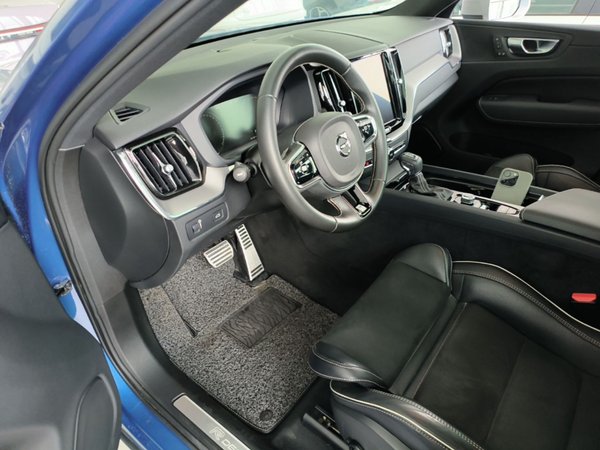 Volvo XC60 2019, 132400 км, за 17709 USD - фото 19