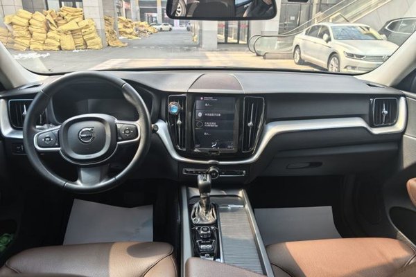 Volvo XC60 2019, 54100 км, за 16558 USD - фото 11