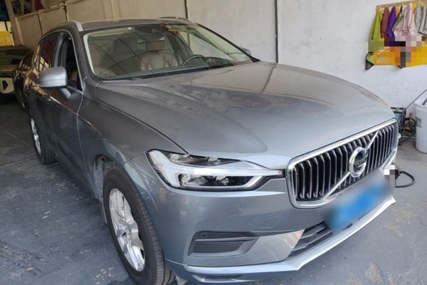Volvo XC60 2019, 60400 км, за 17801 USD