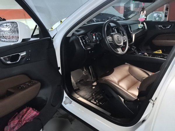 Volvo XC60 2019, 111200 км, за 16791 USD - фото 13