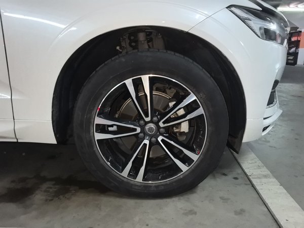 Volvo XC60 2019, 111200 км, за 16791 USD