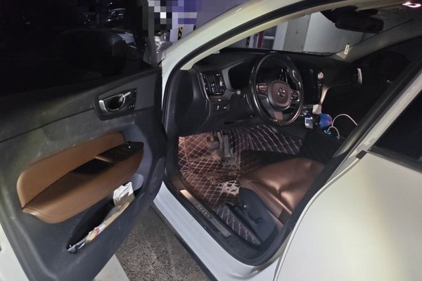 Volvo XC60 2019, 112000 км, за 15837 USD - фото 13