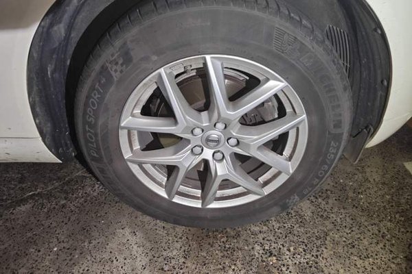 Volvo XC60 2019, 112000 км, за 15837 USD