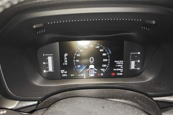 Volvo XC60 2019, 112000 км, за 15837 USD - фото 8