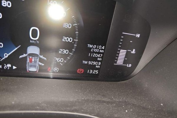 Volvo XC60 2019, 112000 км, за 15837 USD - фото 9