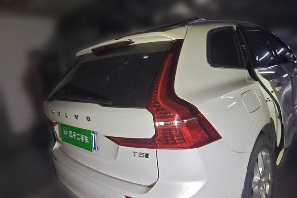 Volvo XC60 2019, 112000 км, за 15837 USD