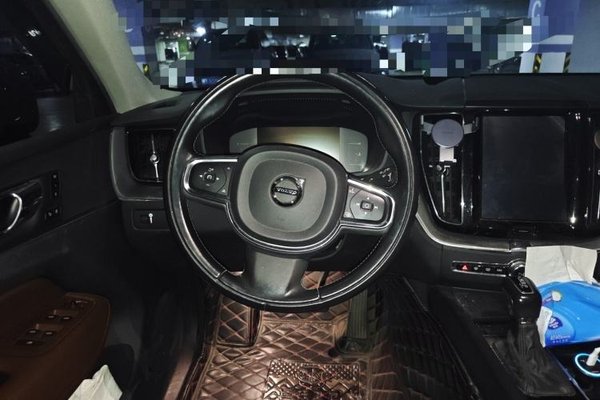 Volvo XC60 2019, 112000 км, за 15837 USD - фото 7