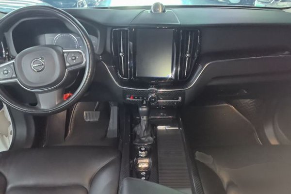 Volvo XC60 2019, 148900 км, за 16678 USD - фото 13