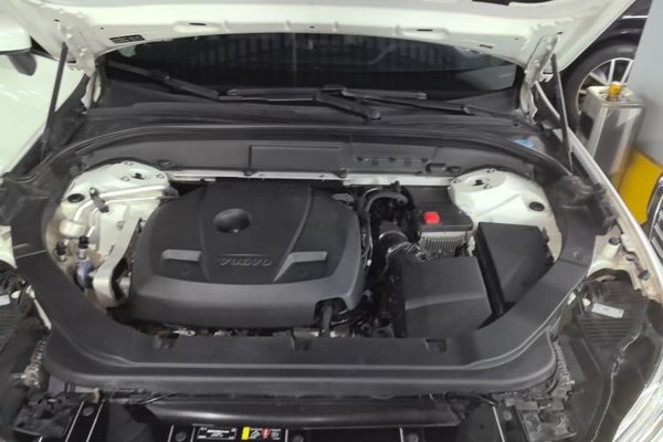 Volvo XC60 2019, 148900 км, за 16678 USD - фото 24