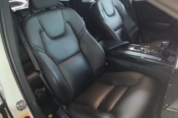 Volvo XC60 2019, 148900 км, за 16678 USD - фото 19