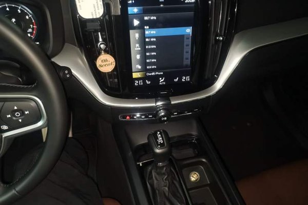 Volvo XC60 2019, 36400 км, за 17252 USD - фото 10