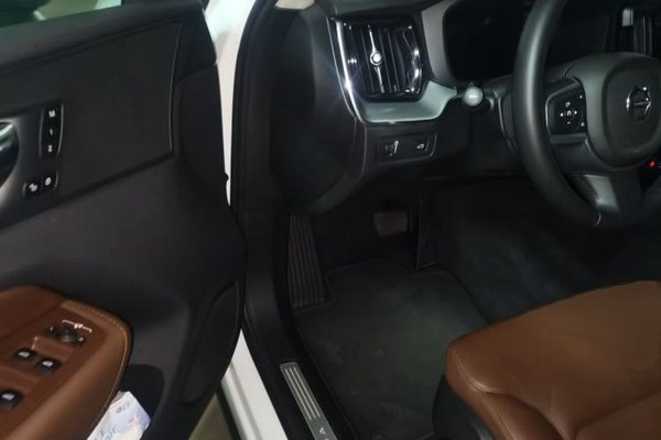 Volvo XC60 2019, 36400 км, за 17252 USD - фото 13