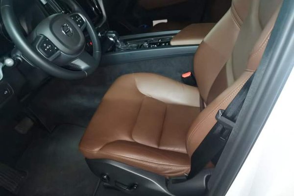 Volvo XC60 2019, 36400 км, за 17252 USD - фото 12