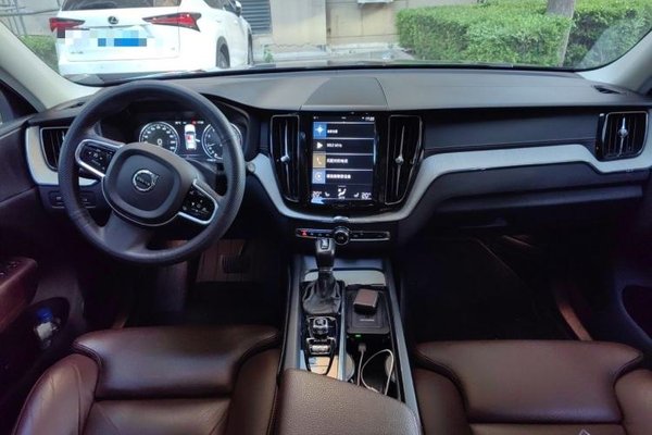 Volvo XC60 2020, 58900 км, за 21798 USD - фото 10