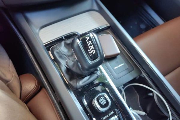 Volvo XC60 2020, 58900 км, за 21798 USD - фото 15