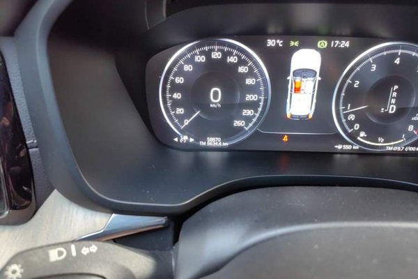 Volvo XC60 2020, 58900 км, за 21798 USD - фото 13