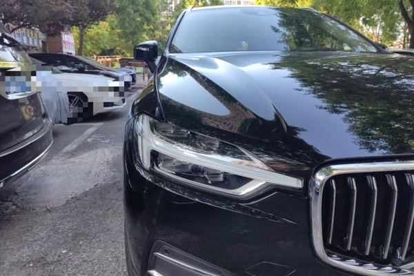 Volvo XC60 2020, 58900 км, за 21798 USD - фото 7