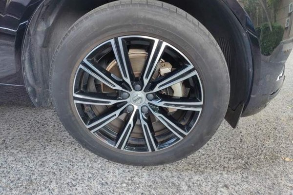 Volvo XC60 2020, 58900 км, за 21798 USD - фото 8
