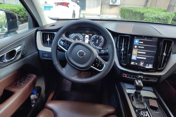 Volvo XC60 2020, 58900 км, за 21798 USD - фото 11