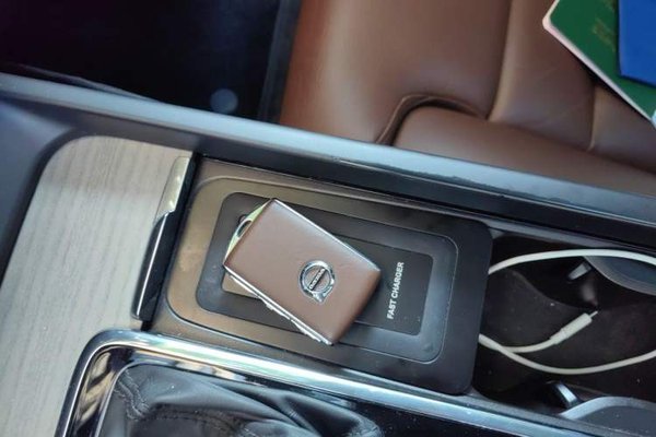 Volvo XC60 2020, 58900 км, за 21798 USD - фото 9