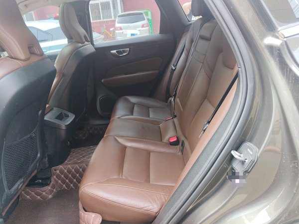 Volvo XC60 2020, 61700 км, за 18876 USD - фото 18