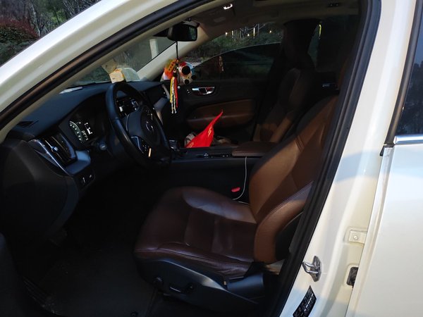 Volvo XC60 2020, 115600 км, за 18404 USD - фото 14